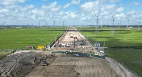 震撼！滨海港片区滨淮高速公路连接线一期工程建设如火如荼  第2张