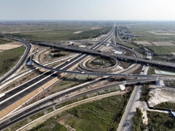 双向八车道！山东高速东营至青州高速公路改扩建工程起点至辛庄子枢纽互通段通车  第1张