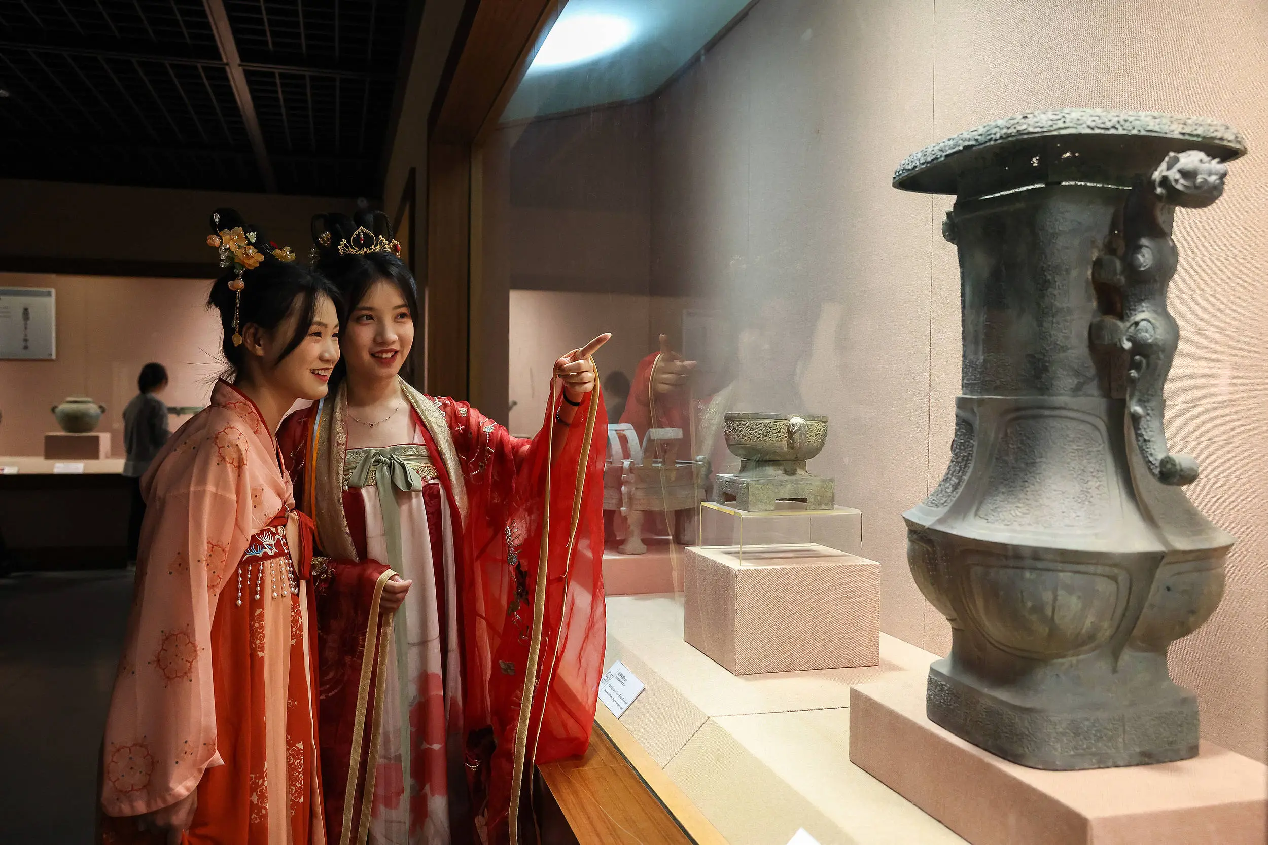 国庆旅游人数破纪录！2024 年出游人次高达 7.65 亿，你贡献了多少？  第4张
