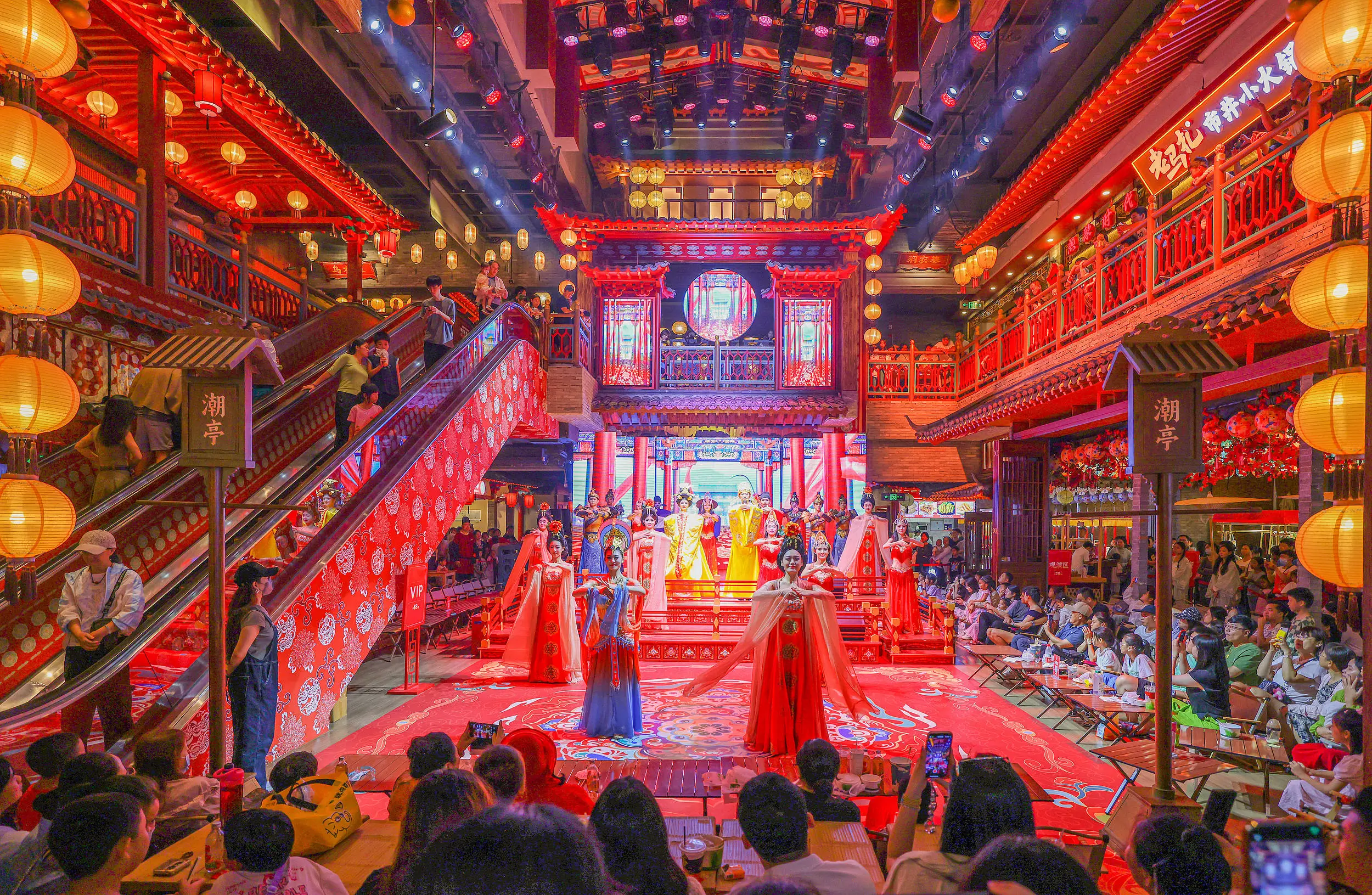 国庆旅游人数破纪录！2024 年出游人次高达 7.65 亿，你贡献了多少？  第7张