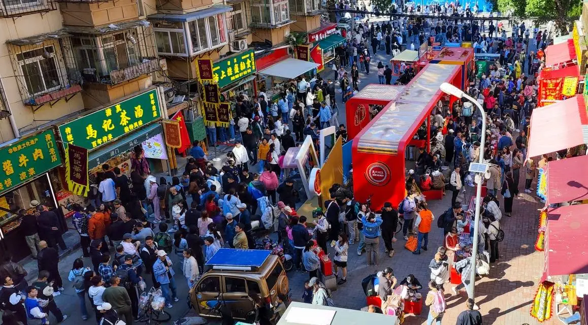 国庆旅游人数破纪录！2024 年出游人次高达 7.65 亿，你贡献了多少？  第9张