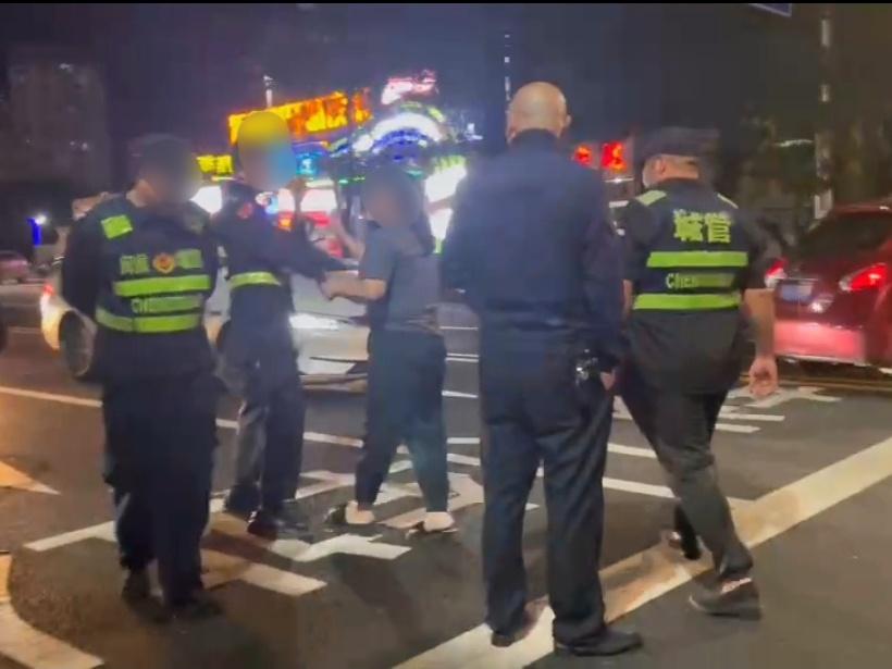 福州闽侯城管执法被指不文明，真相究竟如何？  第2张