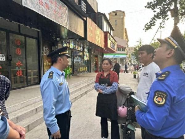 油烟刺鼻、噪声扰民，这家烧烤店让居民苦不堪言