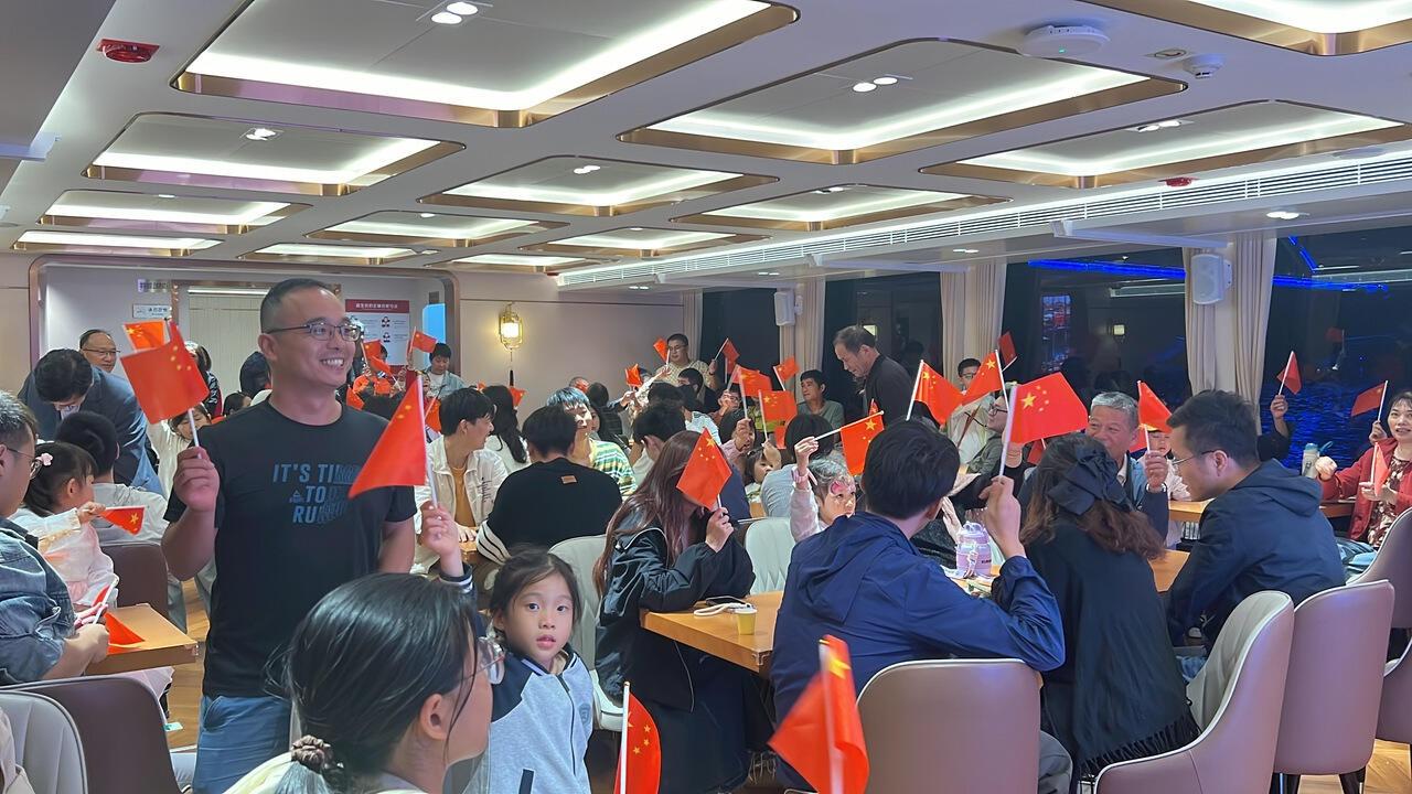 国庆黄金周绍兴旅游有多火？鲁迅故里人山人海，游客接待量创历史新高  第3张