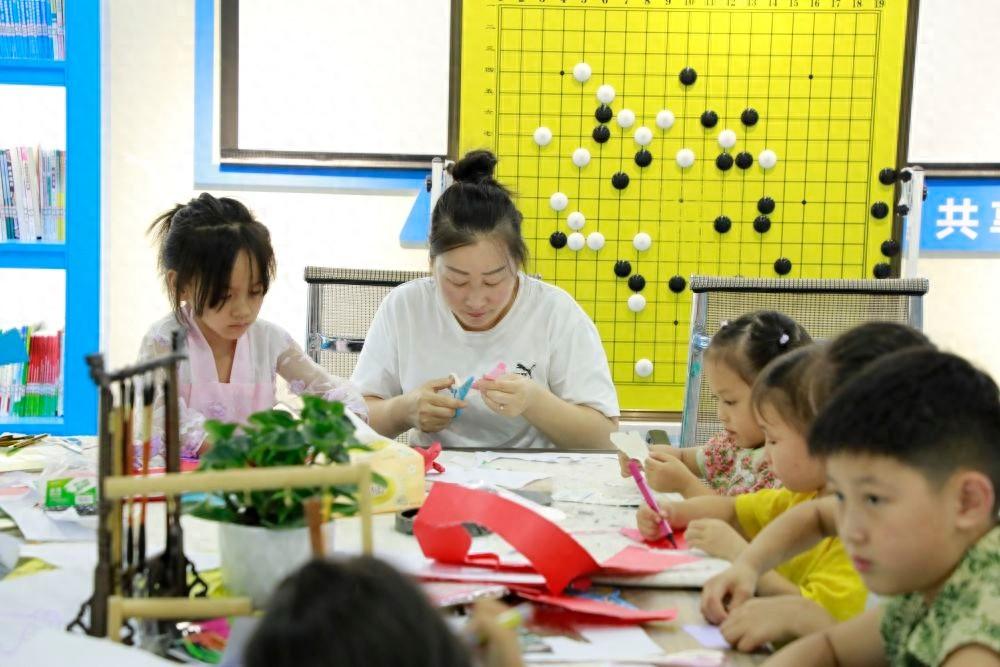 陕西镇坪县：移民搬迁社区的文化生活有多丰富？  第1张