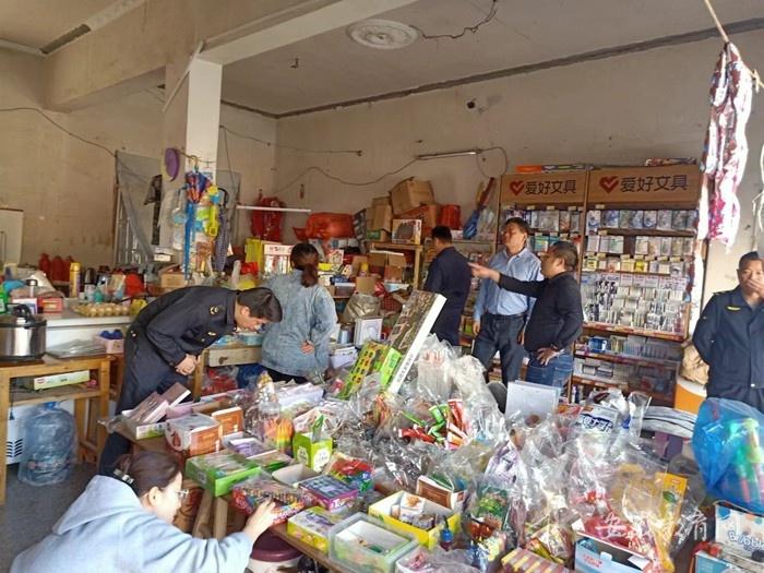 10 月 8 日至 9 日，多部门联合行动，全力净化校园周边环境  第2张