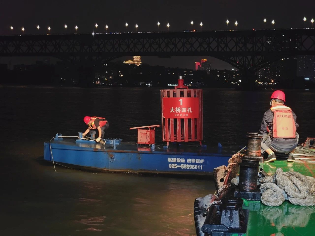 国庆假期，航道人在风雨中守护你的出行安全  第2张