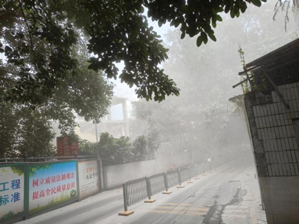 深圳南湾街道迅速解决扬尘污染问题，展现高效行政效率和民生关怀  第1张