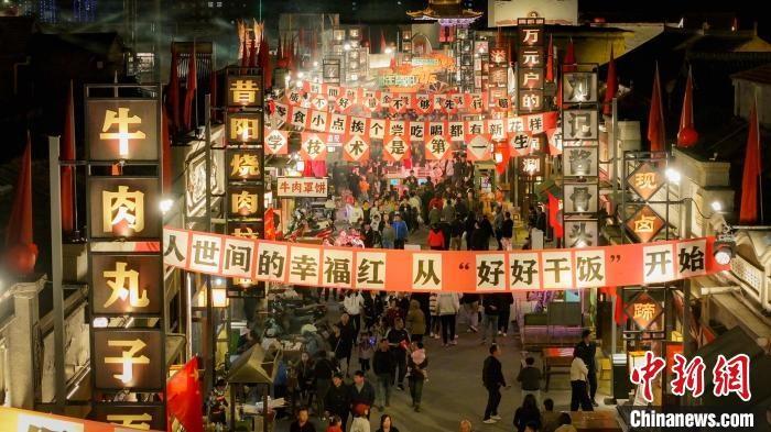 国庆假期，昔阳这个小县城为何吸引众多游客蜂拥而至？  第2张