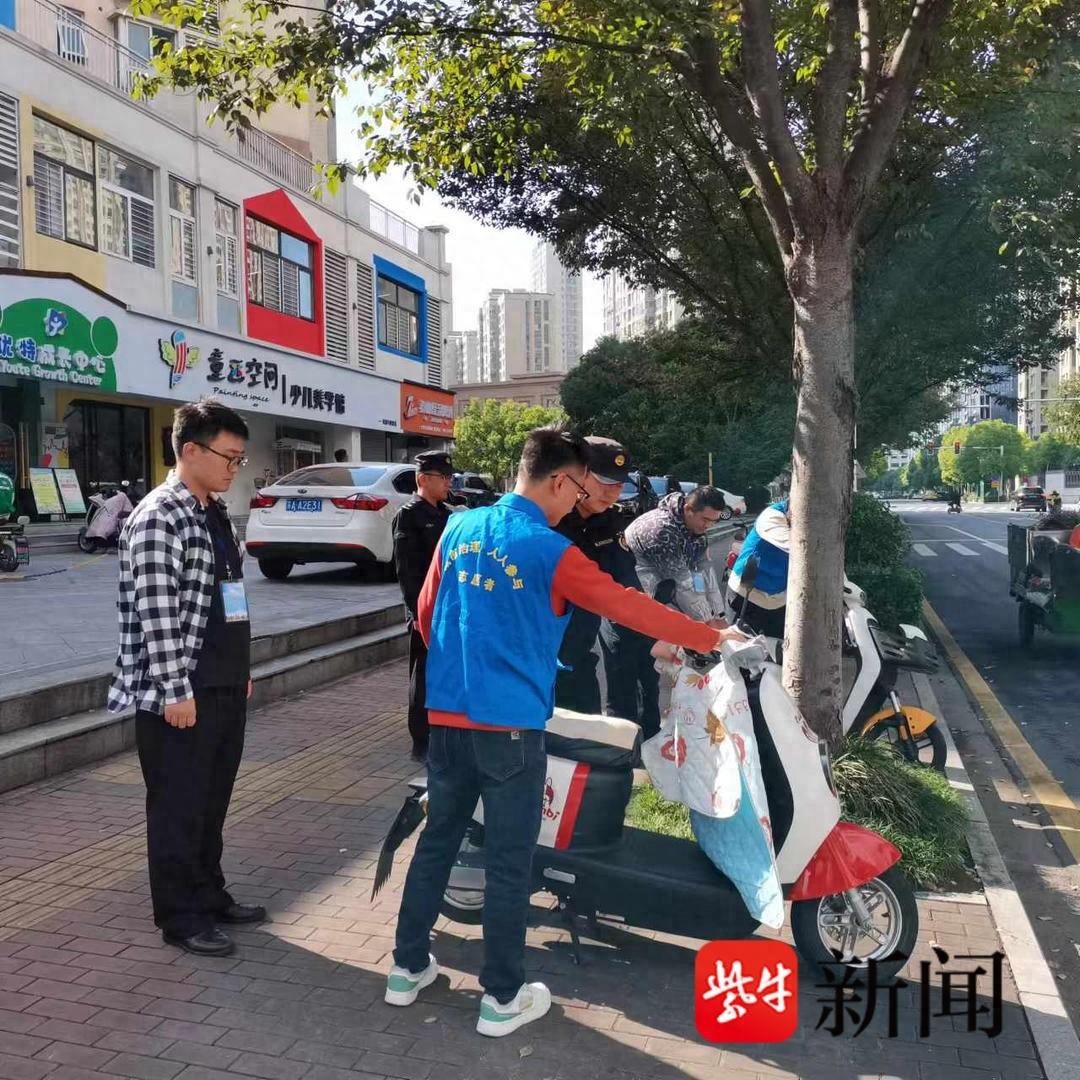 非机动车乱停乱放成城市顽疾,雄州城管中队联合多方全力整治 第1张 非机动车乱停乱放成城市顽疾,雄州城管中队联合多方全力整治 第1张