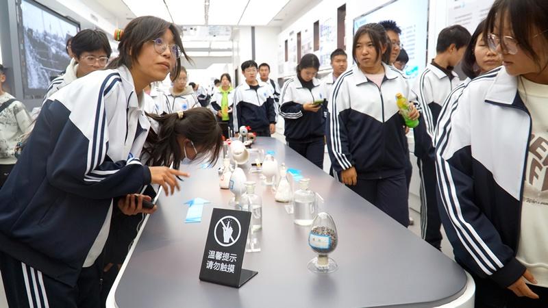 10 月 9 日，万名高校新生齐聚石嘴山，开启思政课之旅  第4张