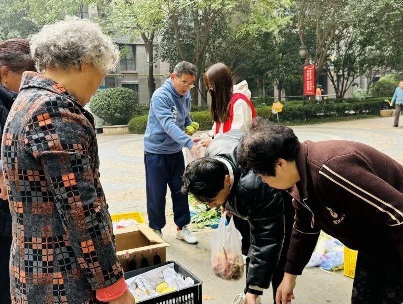 公益助农进社区，家门口的蔬果盛宴，你还不来？  第3张