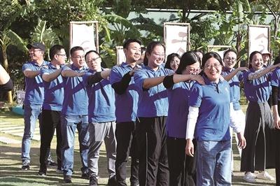 记者节团建：在拓展训练中凝聚力量，展现媒体人风采  第1张