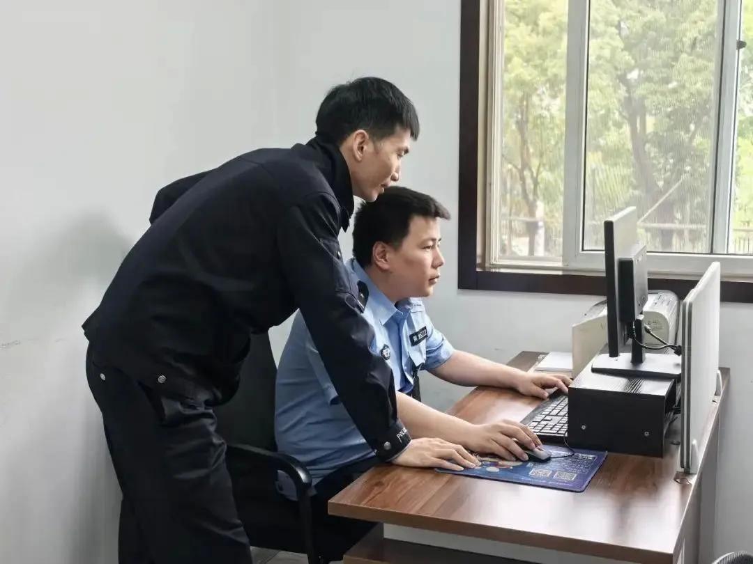 16 分钟四闯火场救出两人！他就是温州市公安局鹿城区分局黄龙派出所的叶胜武  第1张