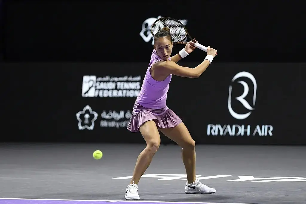 郑钦文闯入 WTA 年终总决赛决赛，追平李娜最佳战绩  第3张