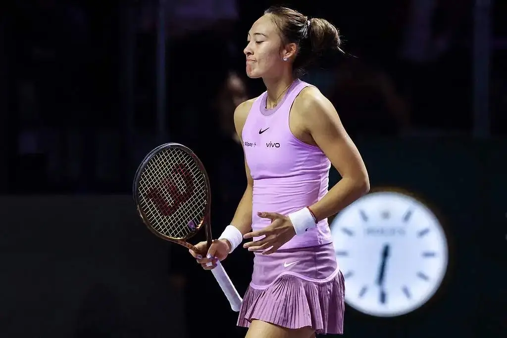 郑钦文闯入 WTA 年终总决赛决赛，追平李娜最佳战绩  第4张