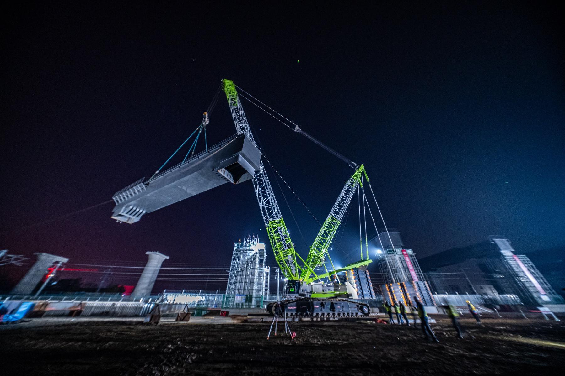 历经五夜奋战！银巴铁路跨银兰高铁特大桥钢盖梁吊装顺利完成  第3张