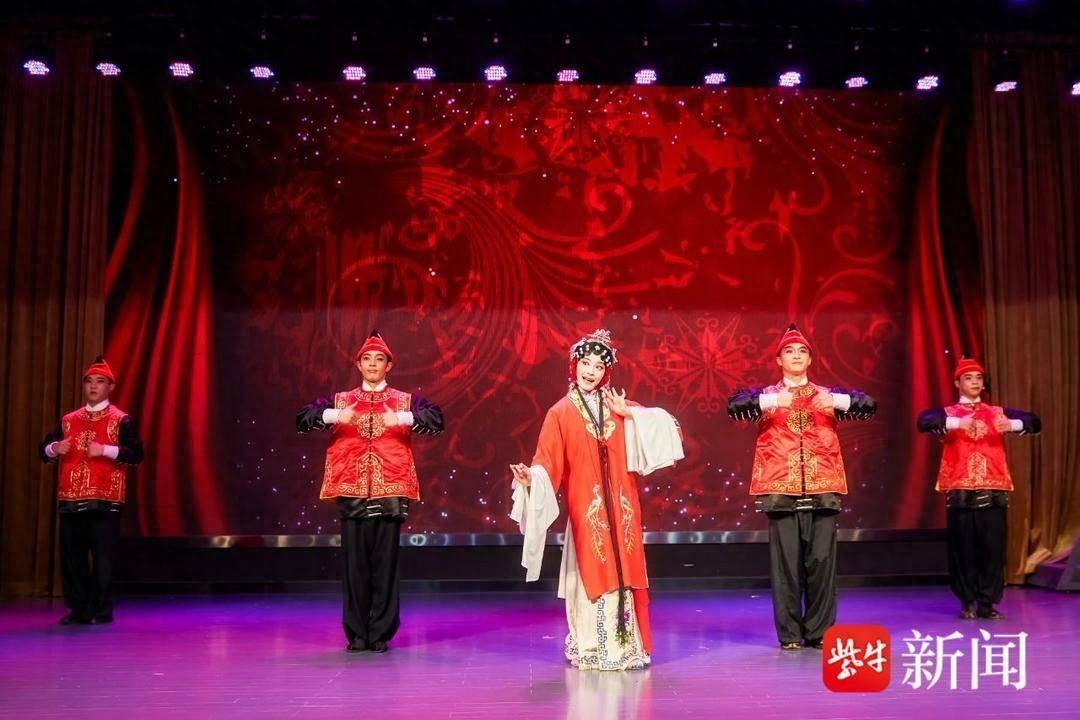 连云港市演艺集团两人入选省文化优青，快来看看他们是谁