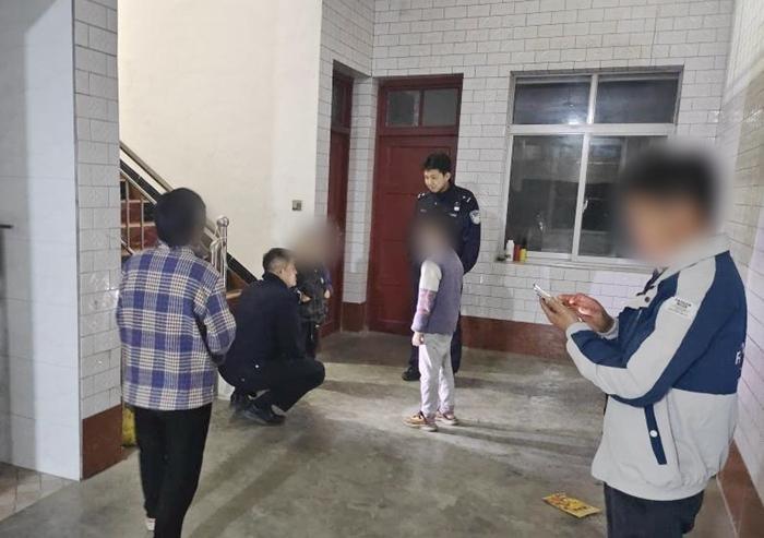 镇巴公安：深夜救助孤寡老人，帮群众找回丢失山羊  第3张
