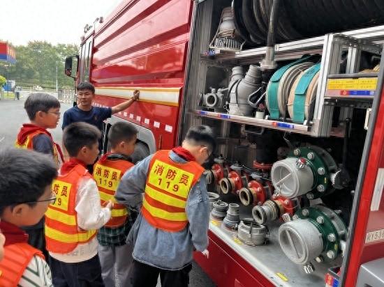 泰州这群小学生竟在消防救援站体验了这样的一天