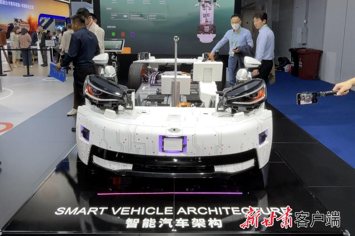 进博会黑科技云集，AI 助力鞋最高时速 11 公里，你敢穿吗？  第2张