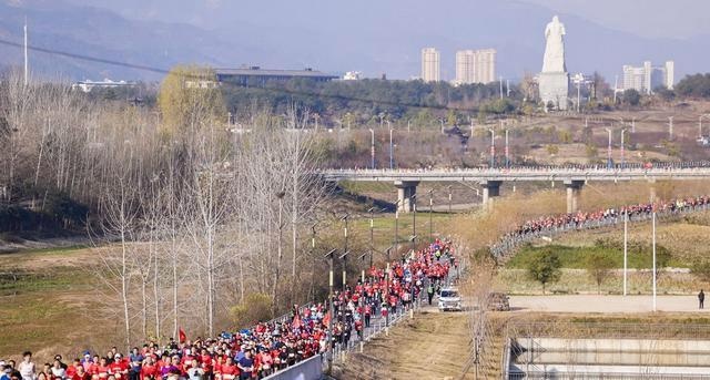 穿越古今，8000跑者齐聚桐柏，用脚步丈量千年历史与自然风光  第2张
