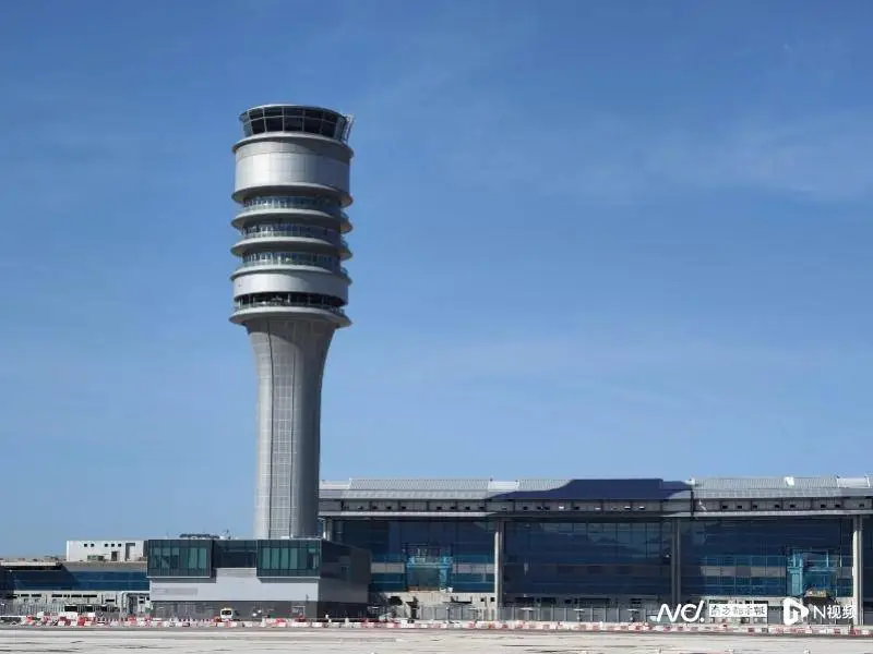 香港机场三跑道系统启用，国泰航空如何利用科技提升调度效率？  第3张