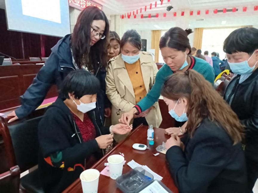 学习和不学习就是不一样！新野县大规模培训养老护理技能，让老年人享受更专业化的服务