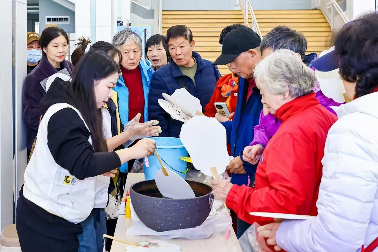 从幕后到台前：浦东新区文化志愿者团队首次亮相，3000余位志愿者用热情点亮文化舞台  第2张