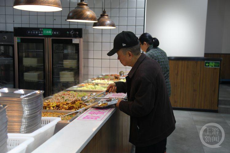 重庆北碚社区食堂：一张小餐桌如何托起舌尖上的幸福？  第3张