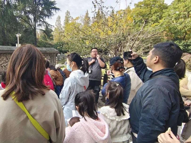 科技育苗，激发创新潜能：梅园新村街道新时代文明实践所引领青少年编程新风潮  第3张