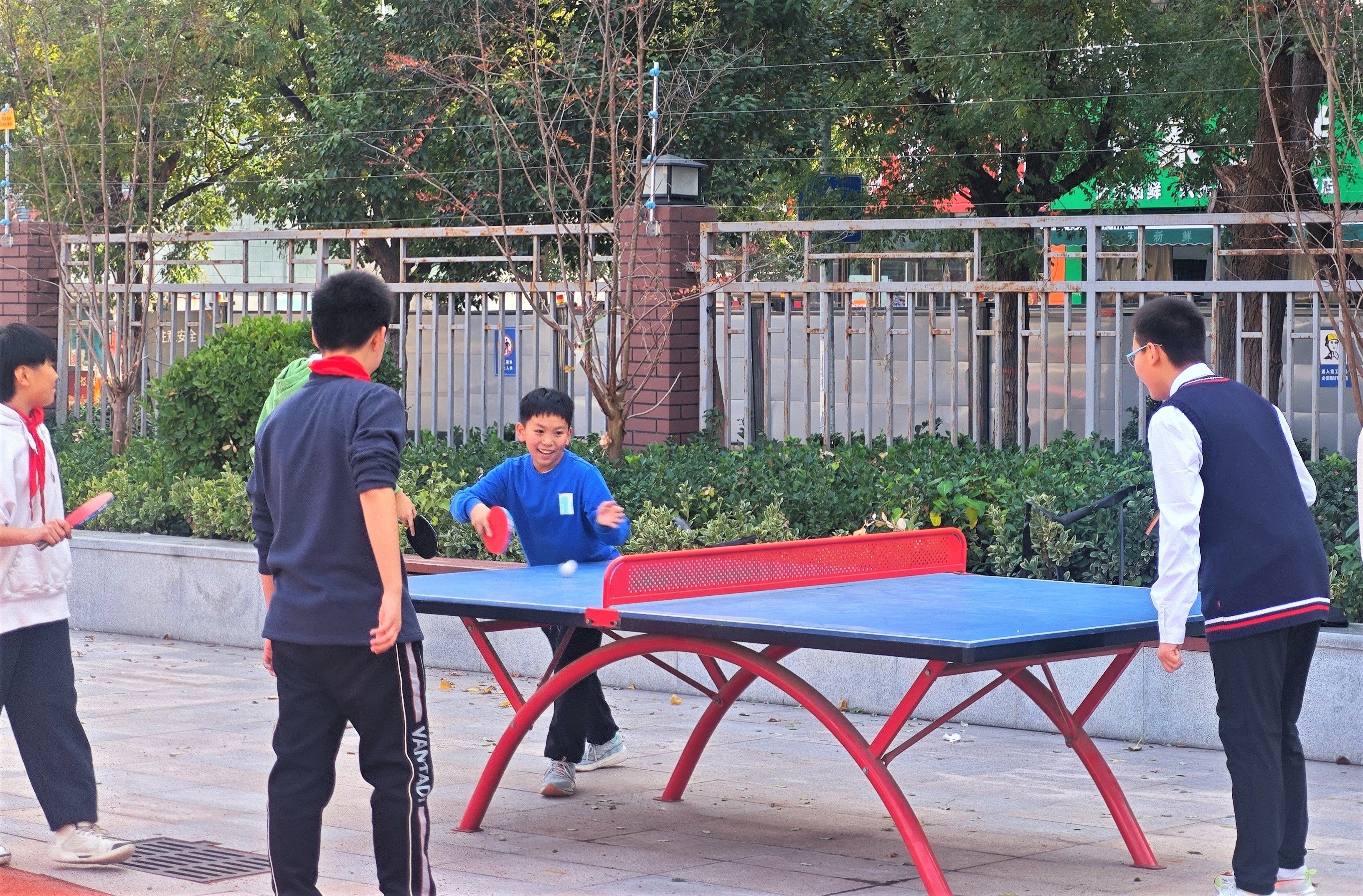 郑州市小学阳光体育大课间：2小时锻炼，培养少年儿童健康习惯