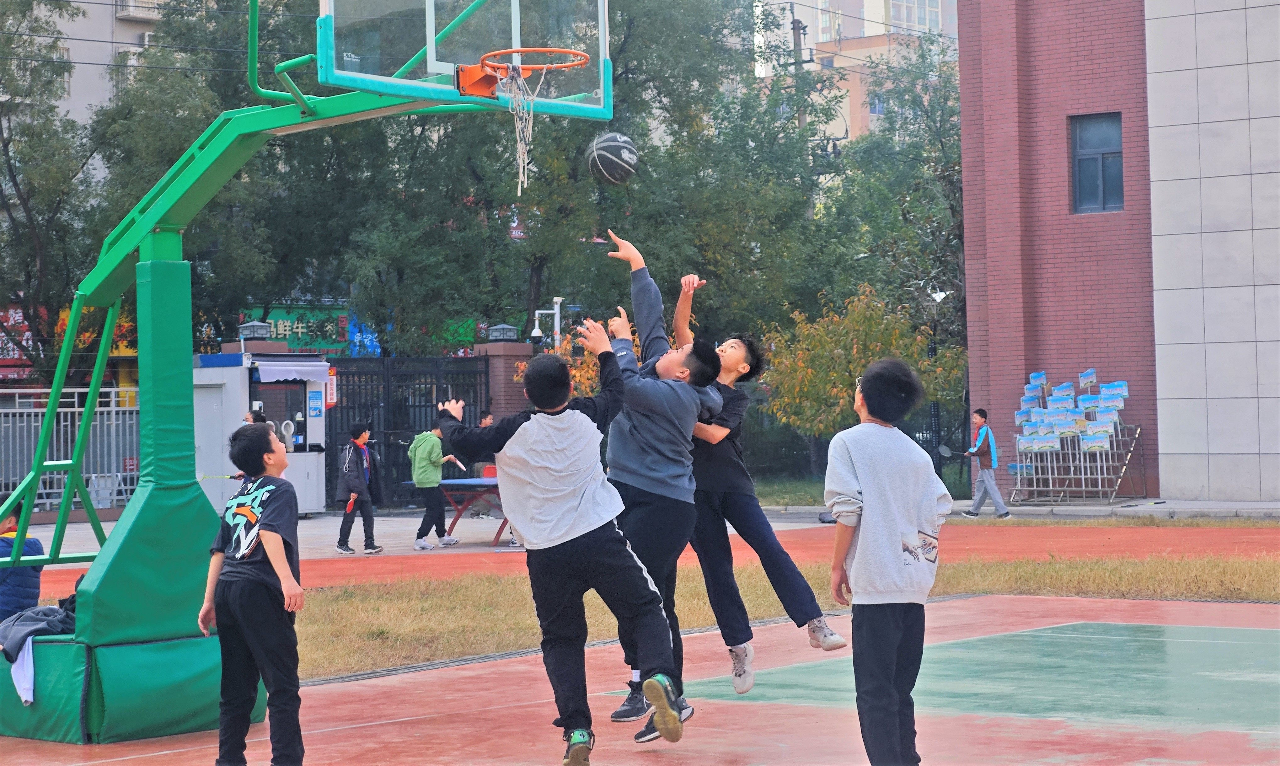 郑州市小学阳光体育大课间：2小时锻炼，培养少年儿童健康习惯  第2张
