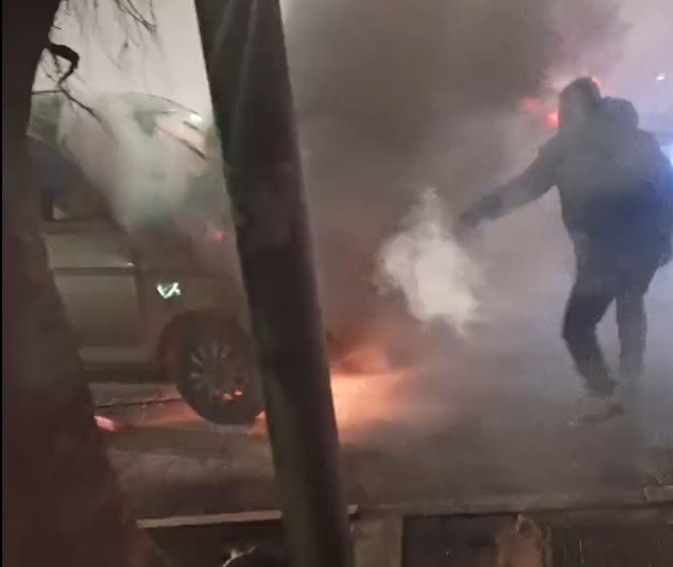 惊险！环卫司机刘嘉圣生死时速，10秒内冲向火海救人，结局让人泪目  第3张