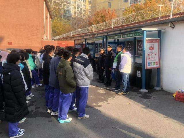 全福街道如何通过广普法、强执法，成功应对生活垃圾增长挑战？  第2张