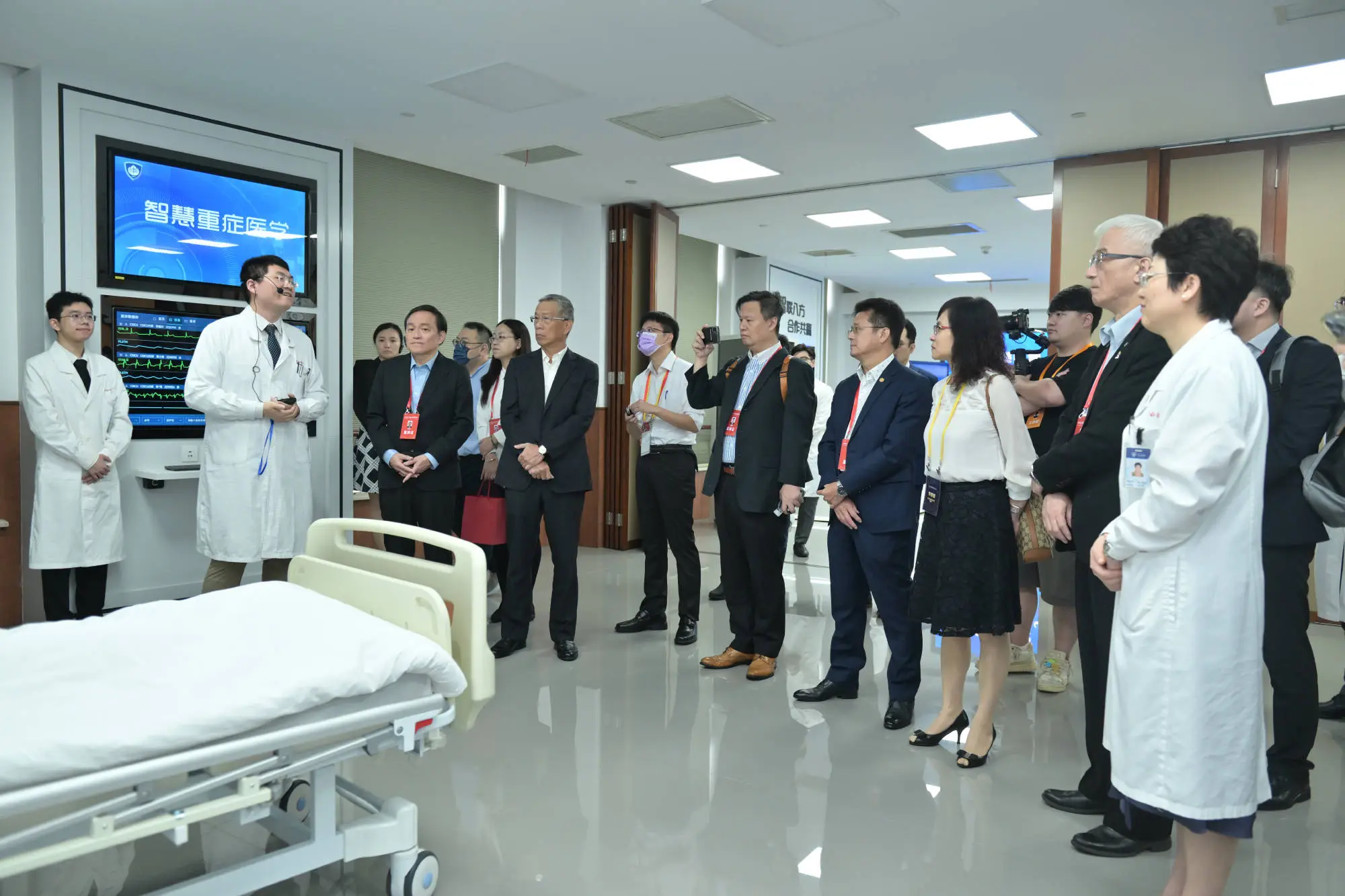 智慧治理 永续未来：上海台北双城论坛15年医疗合作再升级，数字孪生引领医疗新纪元  第2张