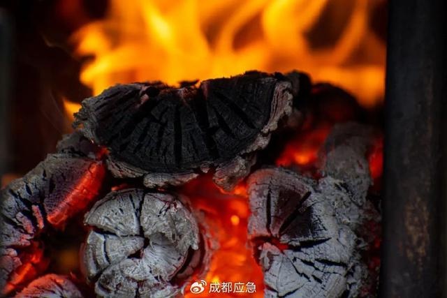 全国气温溜滑梯，湿冷魔法攻击上线！你准备好迎接这场冰冷挑战了吗？  第2张