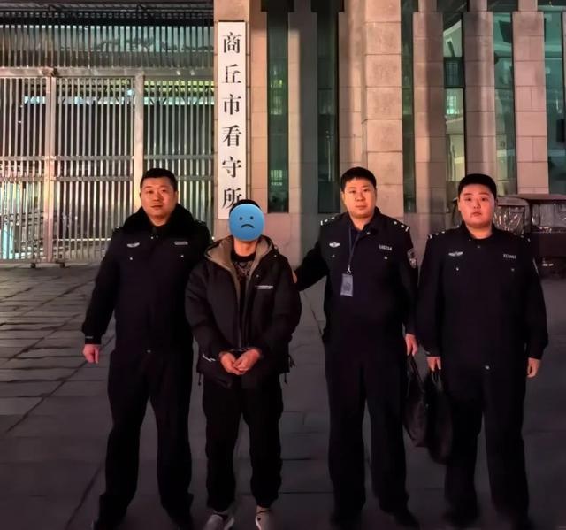 寒冷冬日，商丘公安用重拳守护平安，2小时破案追回被盗财物，群众送锦旗表感激  第2张