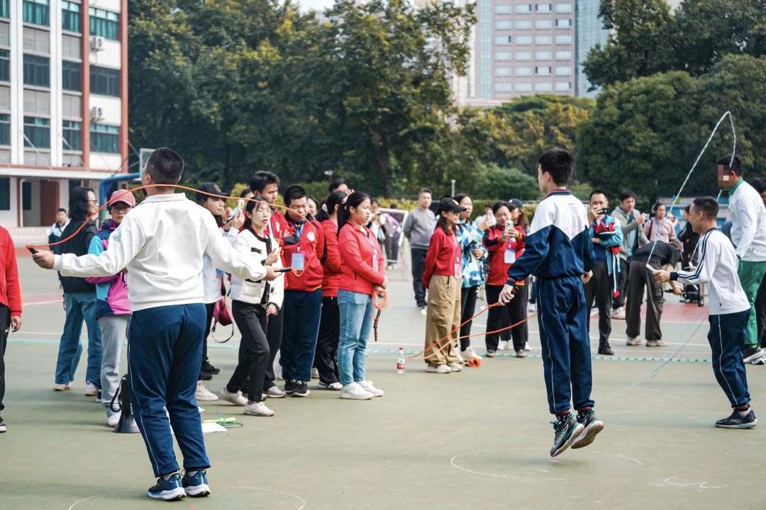 8.66秒奇迹！孤独症男孩勇夺50米跑金牌，背后的故事让人动容  第3张
