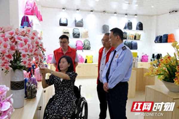 湖南七七科技：税力量护航，助力386户1386人脱贫，仿真花畅销全球