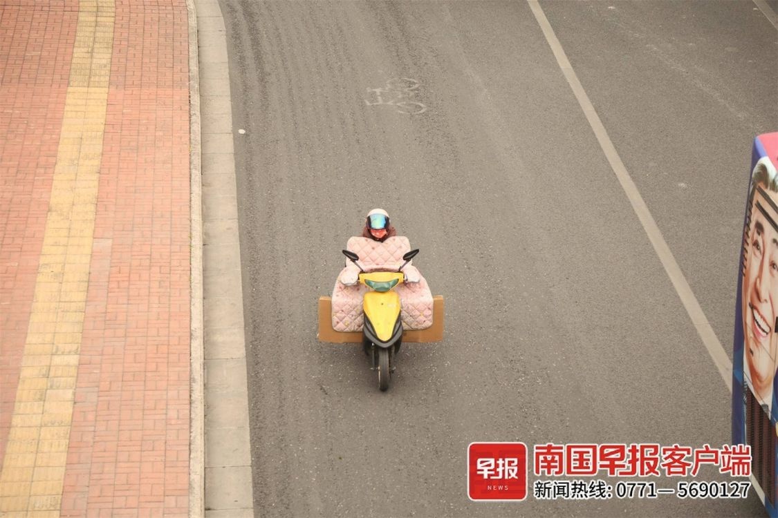 南宁电驴骑手御寒神器大比拼：保暖与安全，你选哪个？  第2张