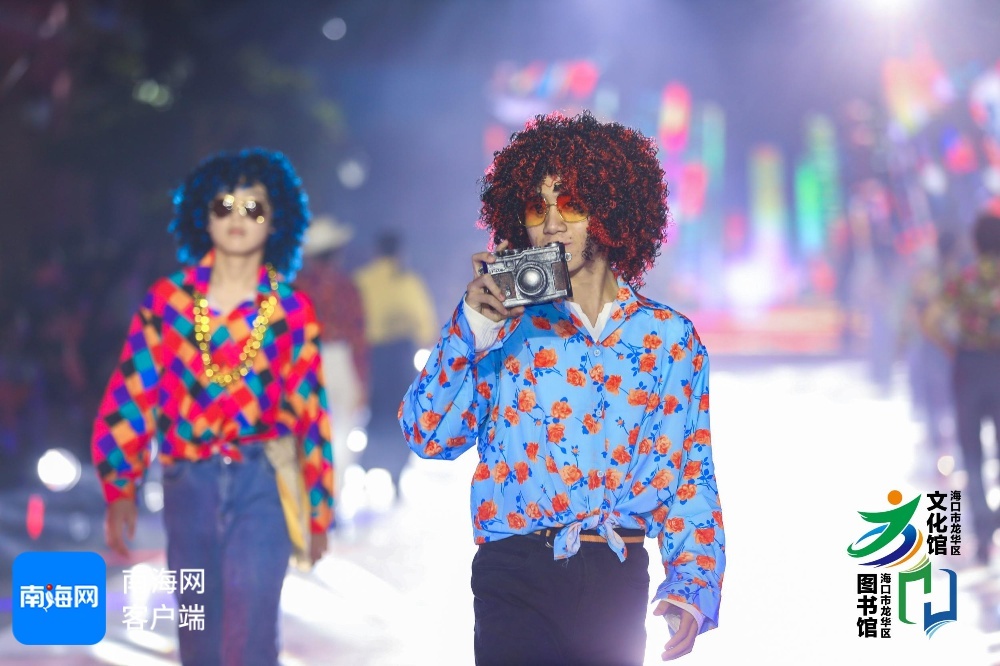 惊！多彩灯光遇上多巴胺建筑，乡村变身超炫T台  第2张