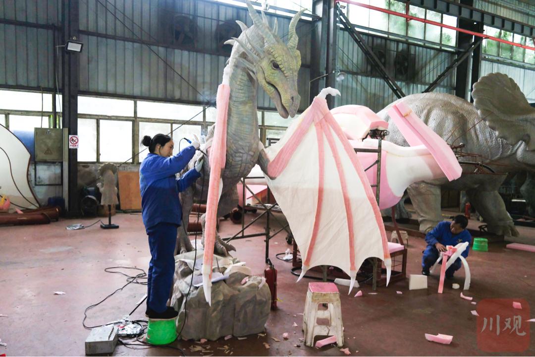 自贡仿真恐龙产业升级：AI化、模块化引领全球市场，你还在等什么？  第2张