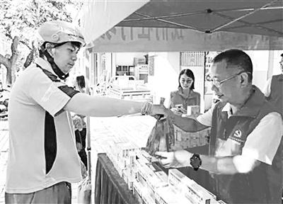工会送应急物资包，关爱户外劳动者，传递正能量  第1张
