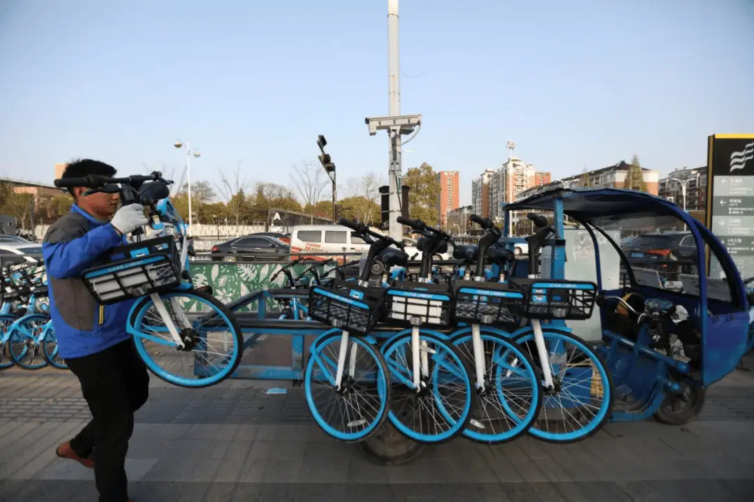 上海闵行 18 万辆共享单车，每天骑行量近 30 万次，乱停乱放怎么破？  第6张