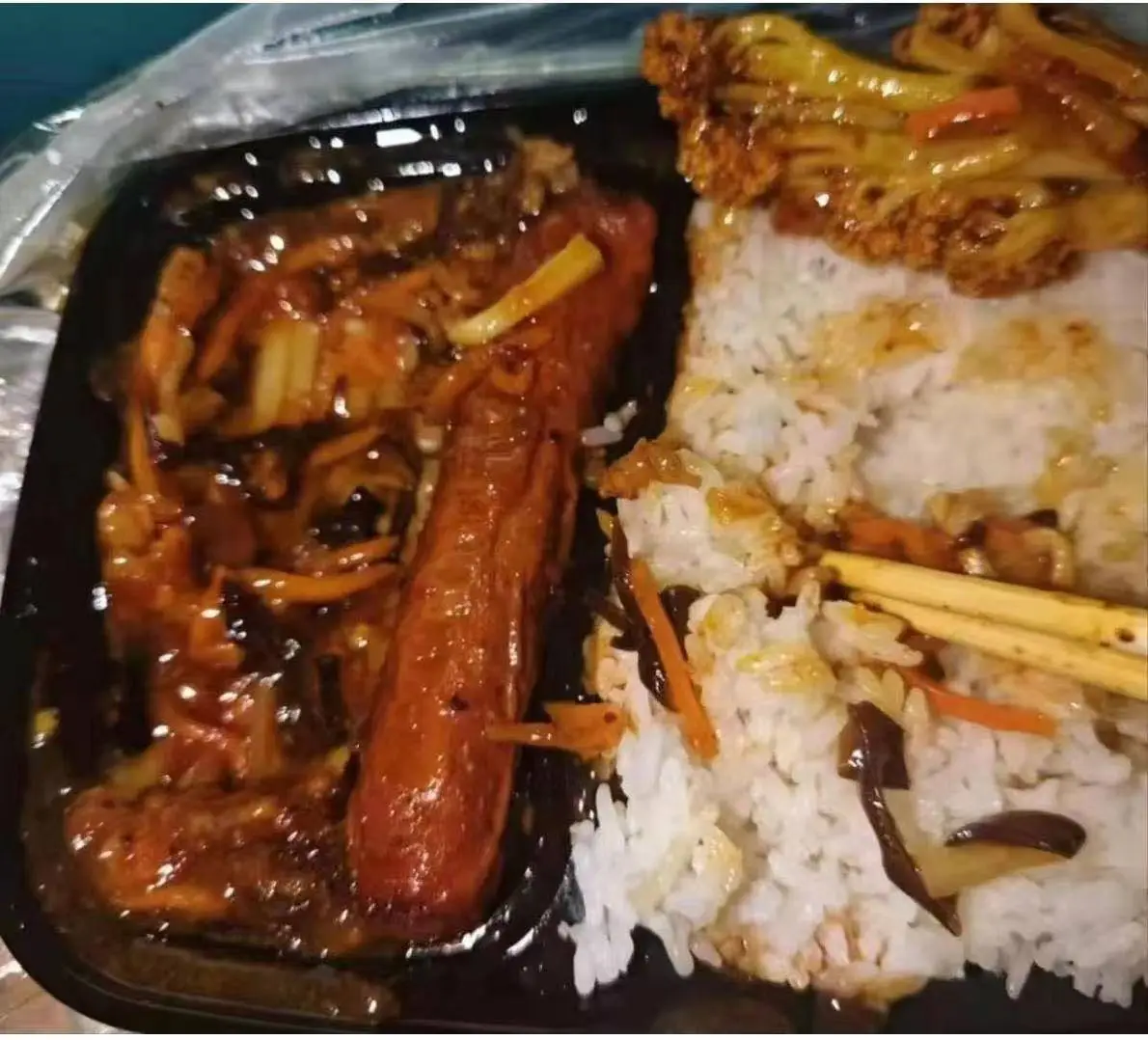 外卖实物与宣传照片不符,消费者获赔 500 元 第2张 外卖实物与宣传照片不符,消费者获赔 500 元 第2张