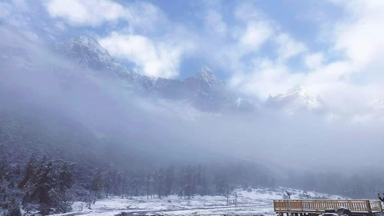 10 月的四川居然下雪了？这 3 个地方已美成仙境  第3张