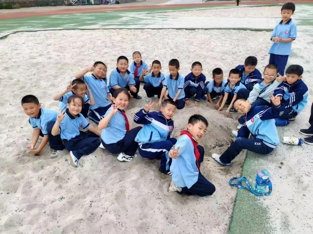 鄂托克旗第二小学课间 15 分钟，孩子们的快乐天堂  第3张