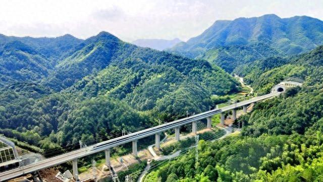 10 月 11 日！宣绩高铁开通运营，时速 350 公里，宣城至绩溪仅需 39 分钟  第1张