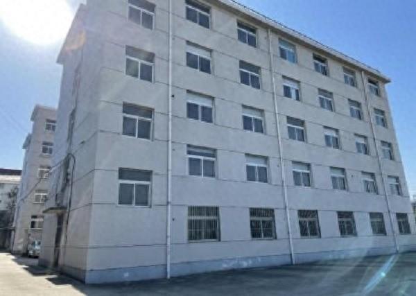 2800 多平方米违建宿舍楼被拆除，闵行七宝镇消除潜在危险源  第1张